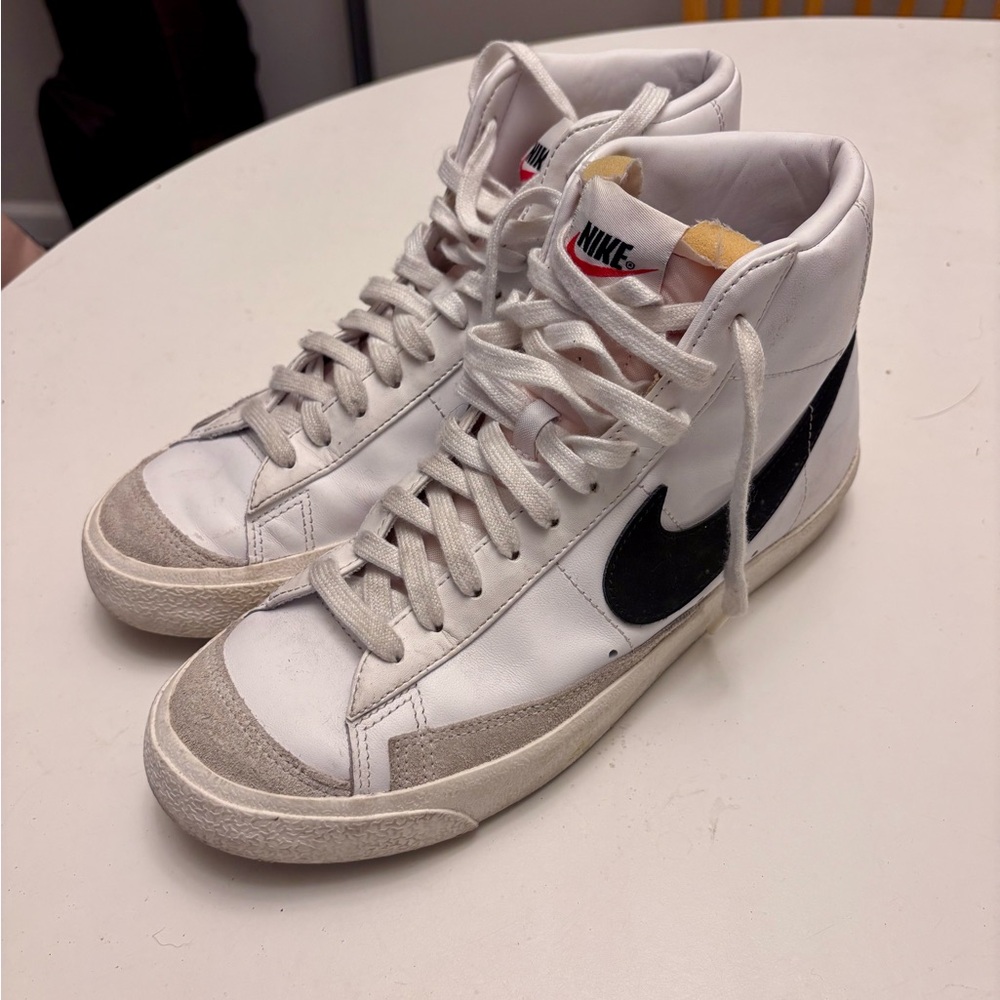 Nike Blazer Mid ’77 Vintage High Tops – White/Black